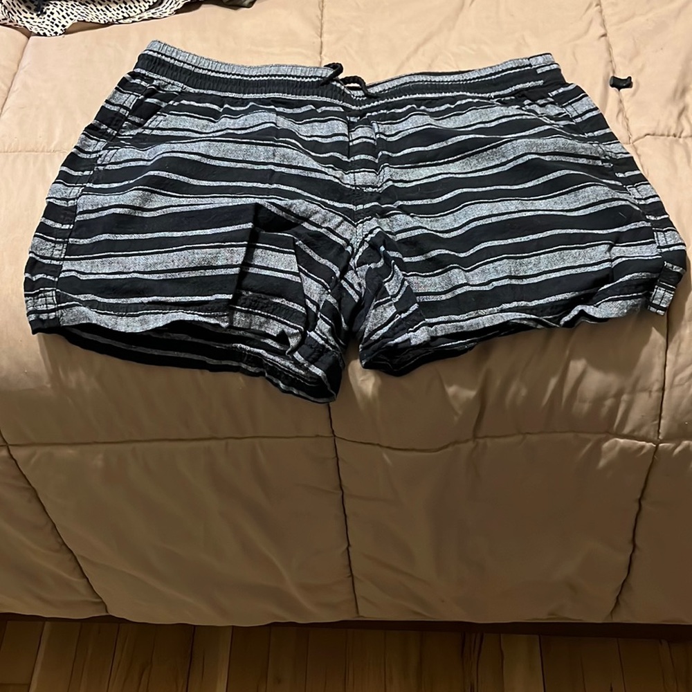 Sonoma cotton pull on shirt. Size L.  Black and grey striped.